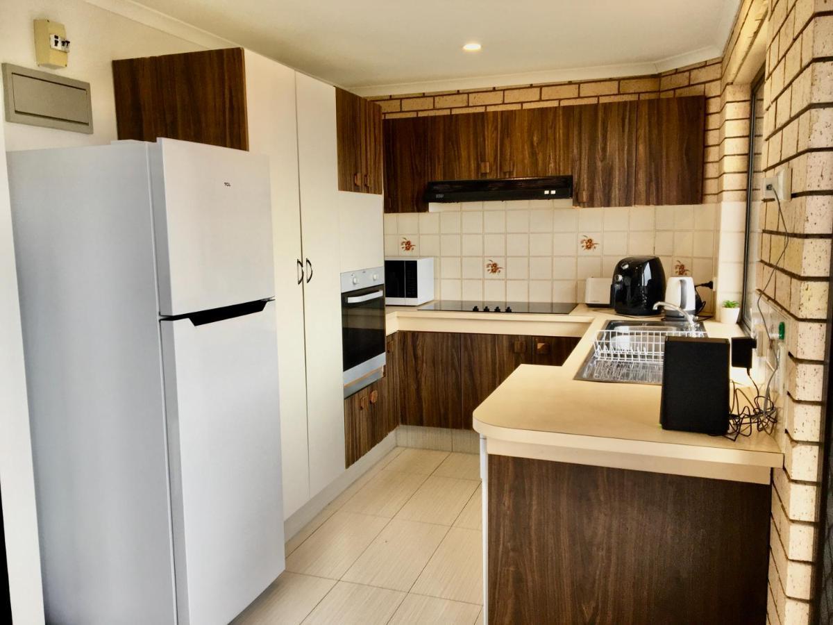 Seascapeatalexbeach Budget Accomodation Alexandra Headland Extérieur photo